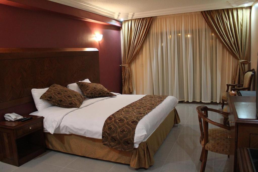 Al Anbat Hotel & Restaurant Ουάντι Μούσα Εξωτερικό φωτογραφία